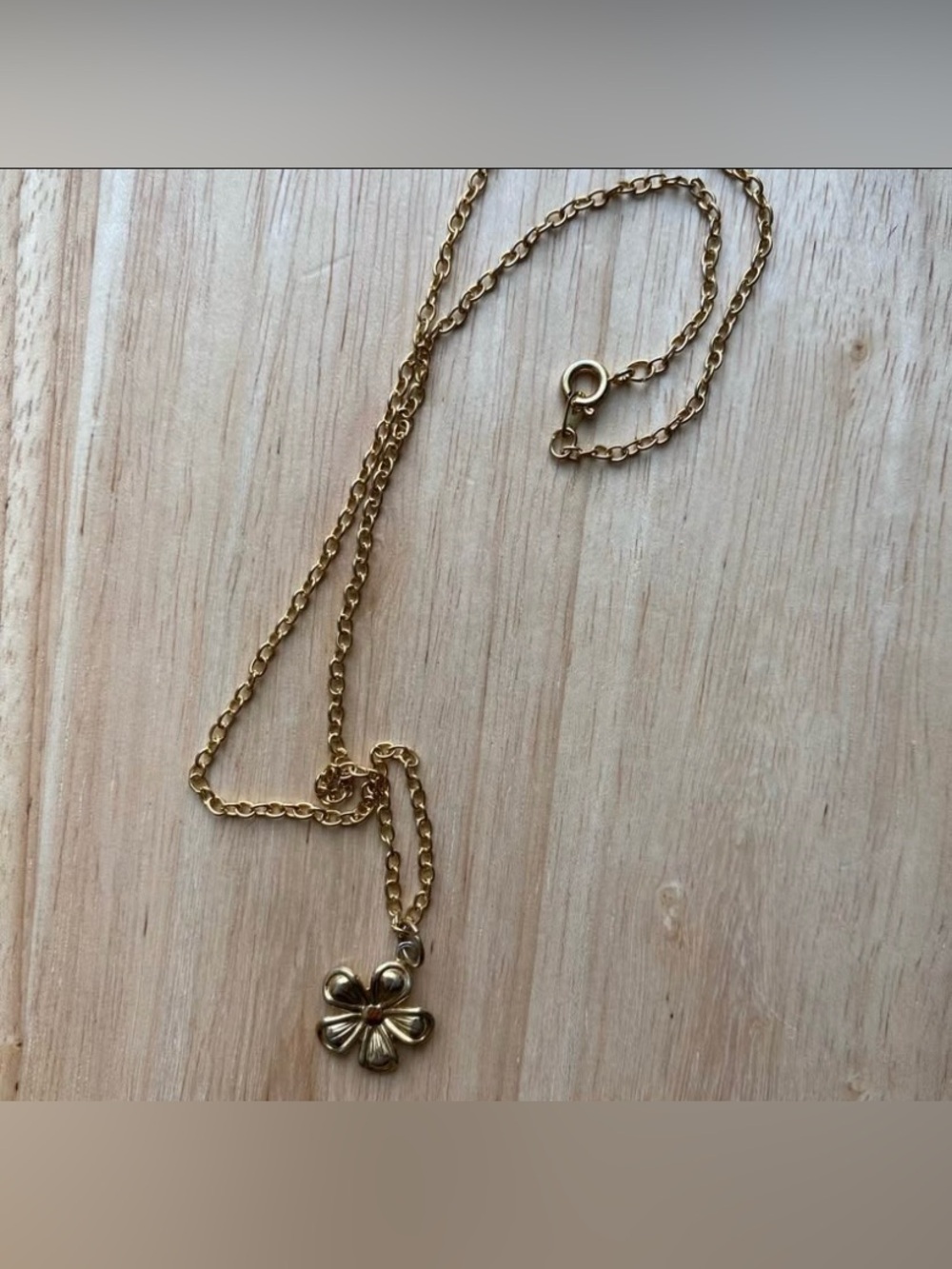 Gold Flower Pendant Necklace - Women's Jewelry